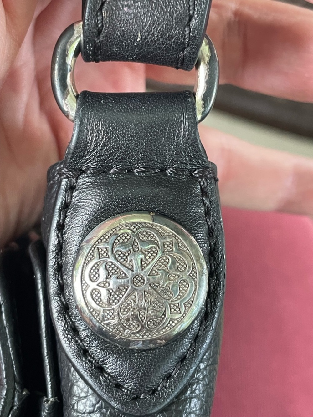 BRIGHTON FERRARA BLACK MEDALLION MAGNETIC CLOSE HIDDEN ORGANIZER CROSSBODY - Picture 9 of 15